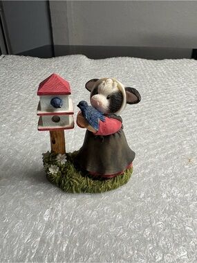 Enesco Mary's Moo Moos figurine titled "A Little Bird Told Moo